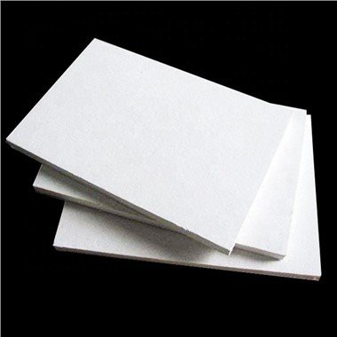 Balto keraminio pluošto antklodė